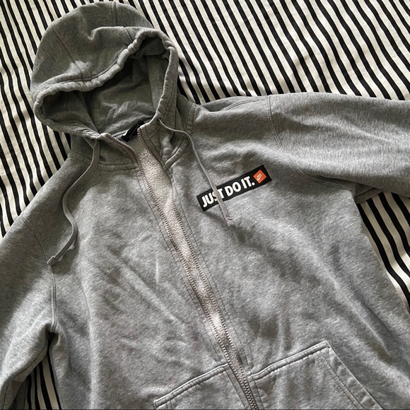 Nike Tops - Nike Hoodie